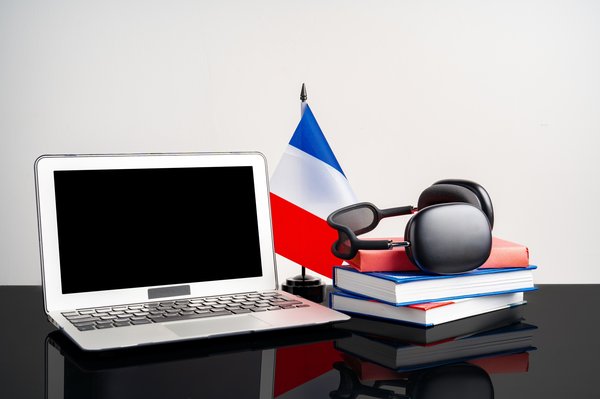 Unlock fluency: learn to speak french with confidence today